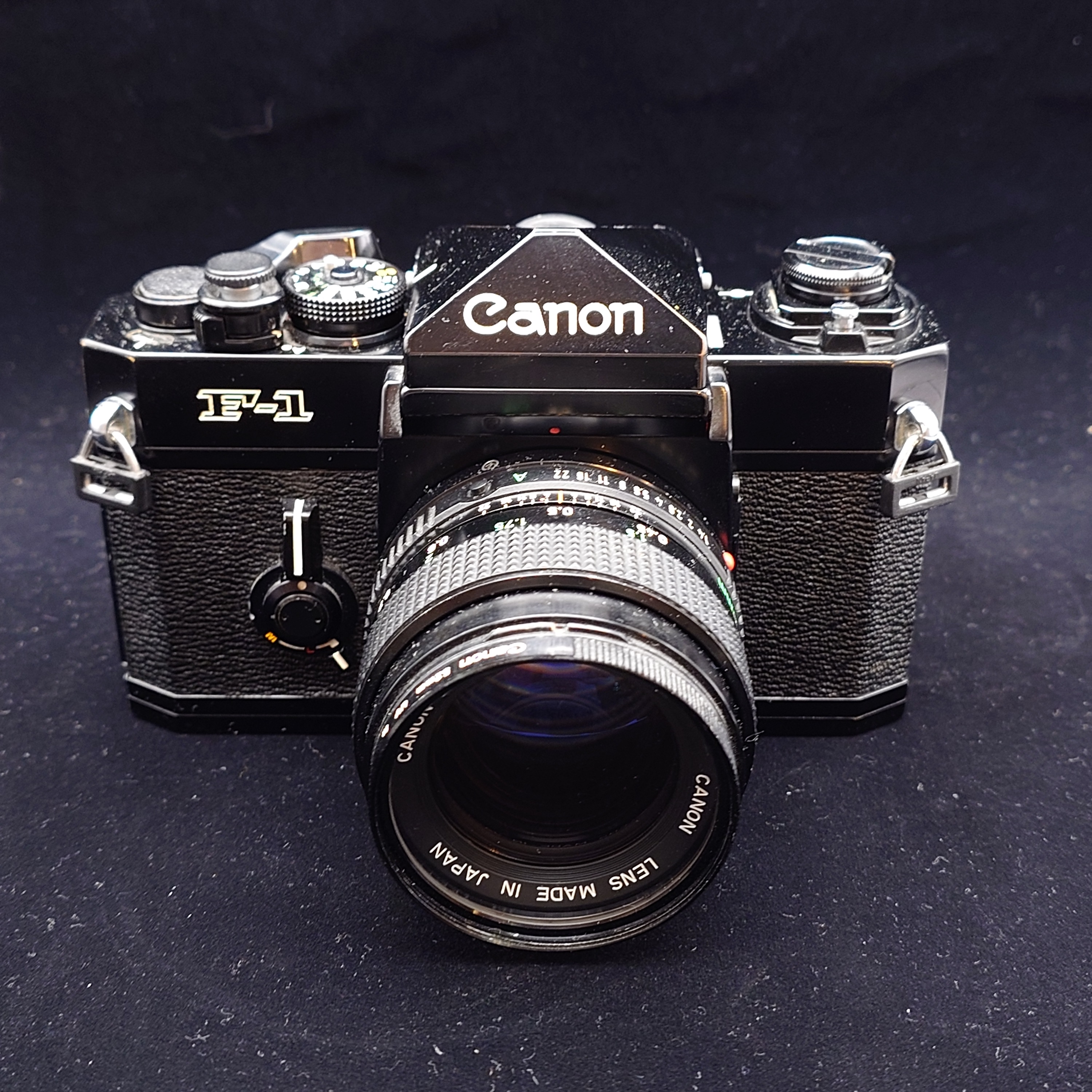 8,000円買取】岩見沢市の客様から、Canon 旧 F-1 後期 フィルム 一眼